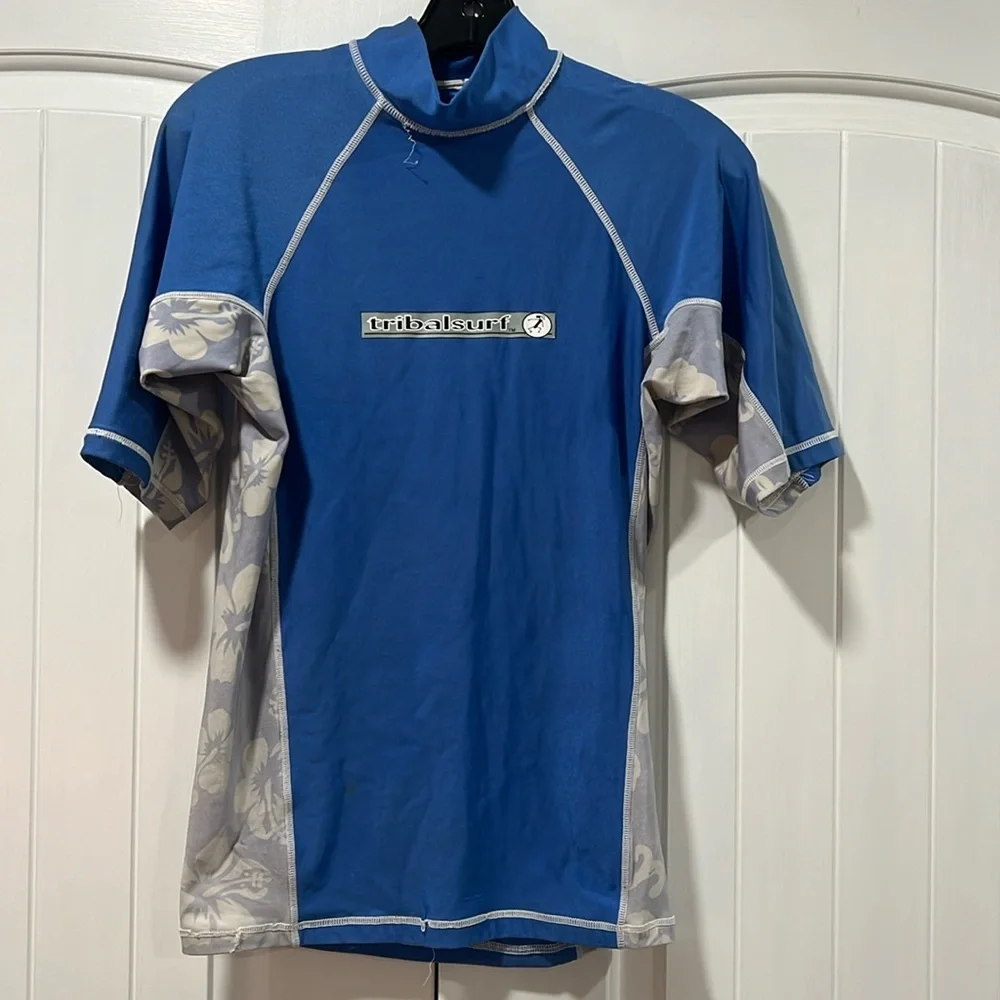Tribal Surf Rash-Guard Top - Picture 1 of 4